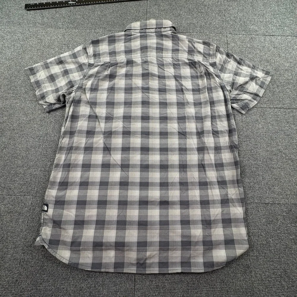The North Face Mens Gray Plaid Short Sleeve Button Down Shirt Large